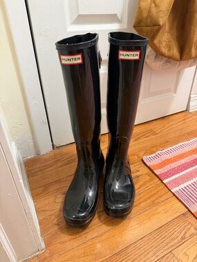 Hunter Black Gloss Tall Rain Boots with Logo